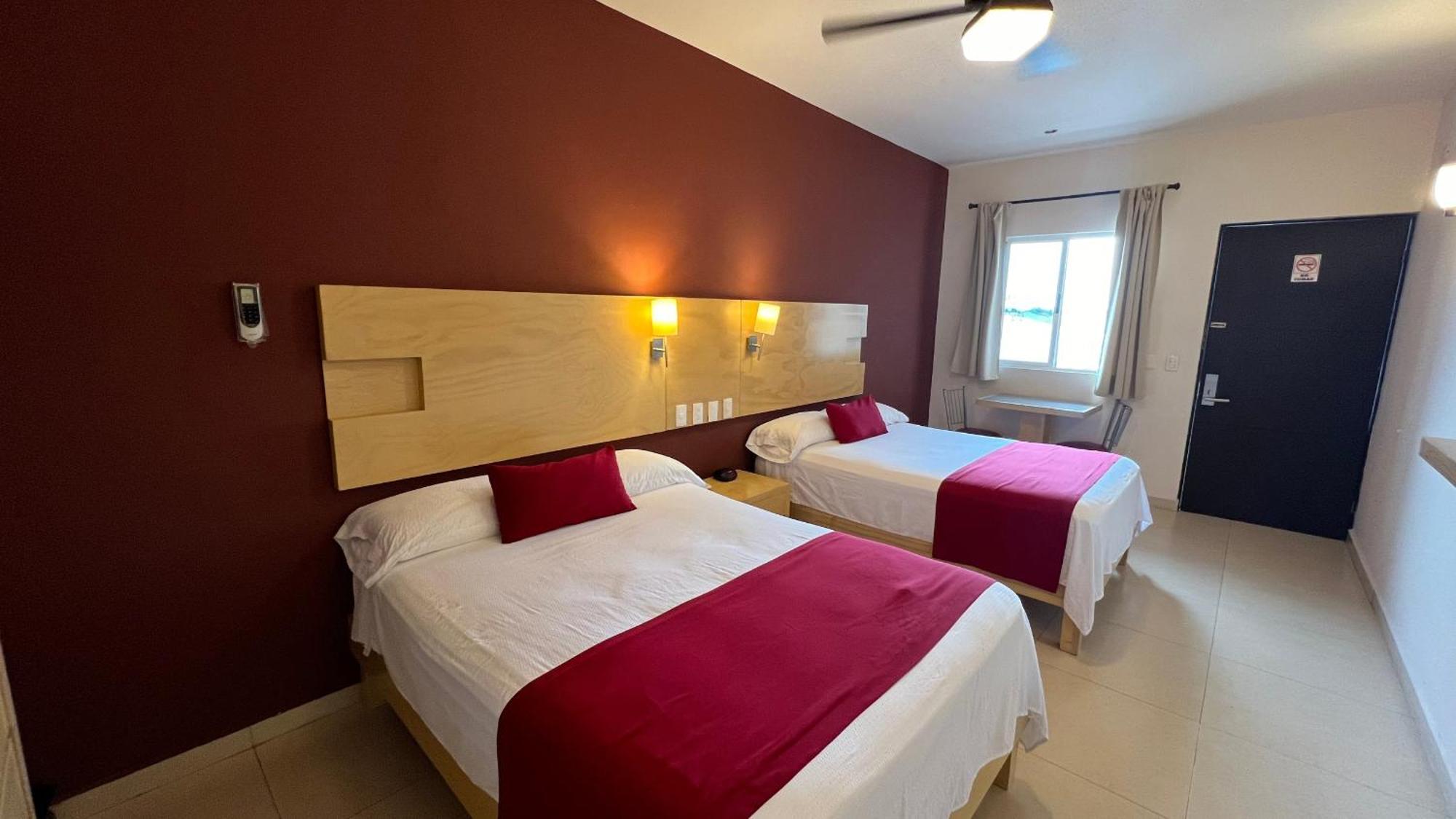 Nova Hotel Cadereyta Jiménez Exteriör bild