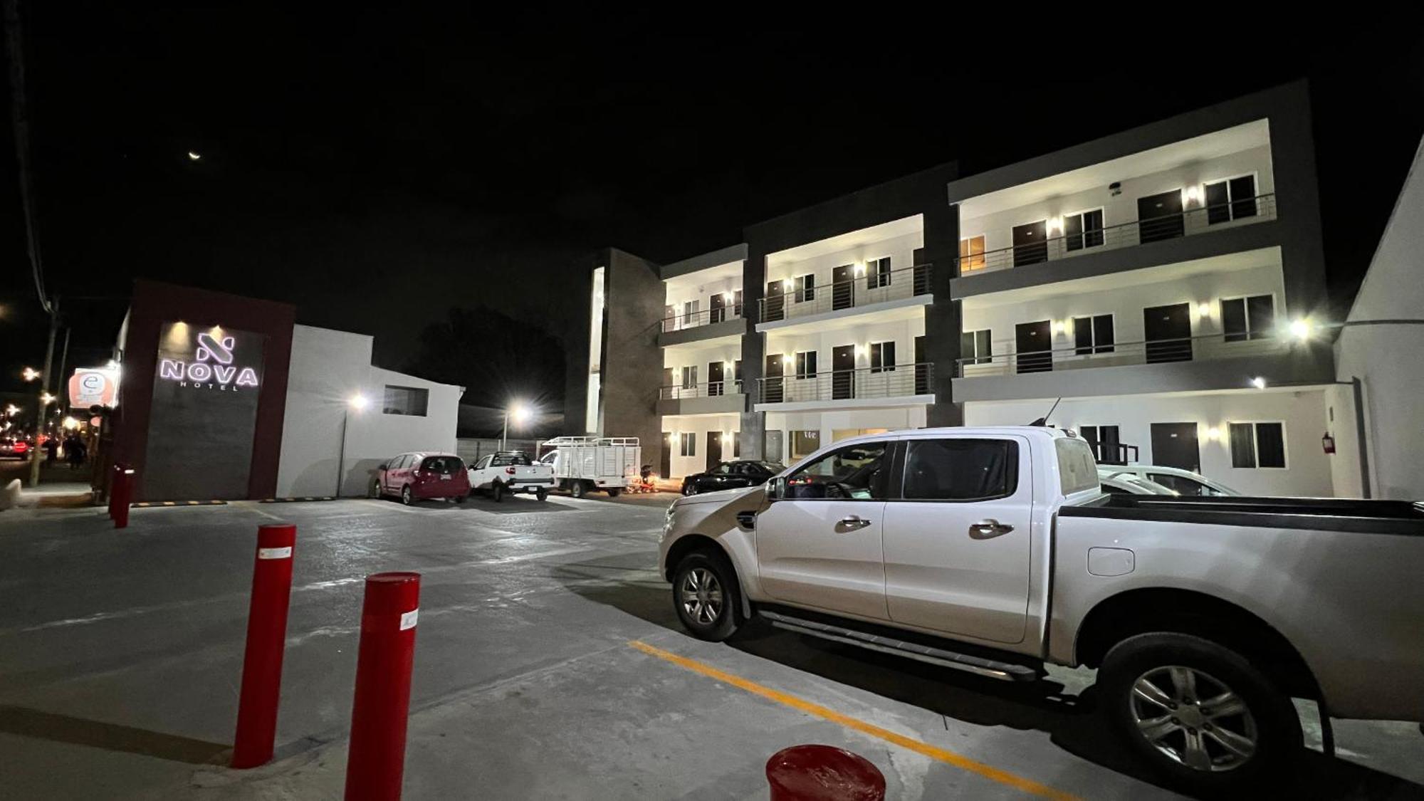 Nova Hotel Cadereyta Jiménez Exteriör bild